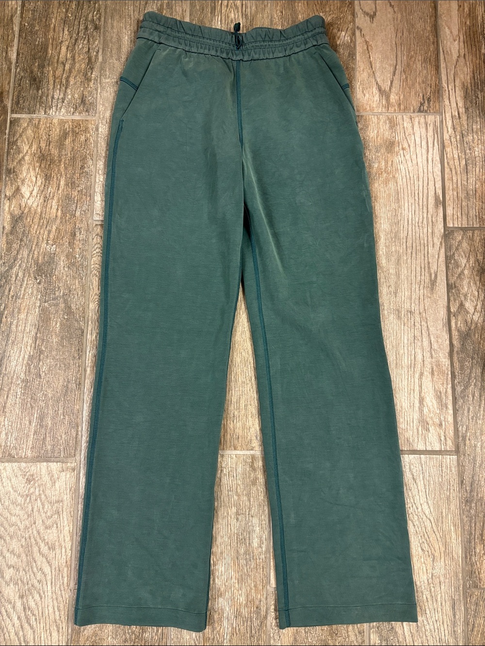 Lululemon Softstreme Straight Leg Pants Womens 6 Green High Rise Toggle Relaxed